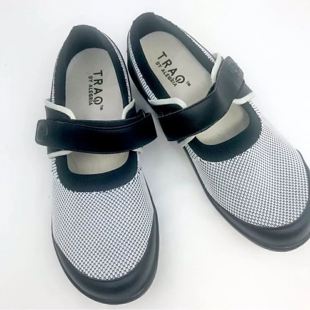 TRAQ by Alegria Black White Mesh Qutie Mary Jane Athletic Shoes